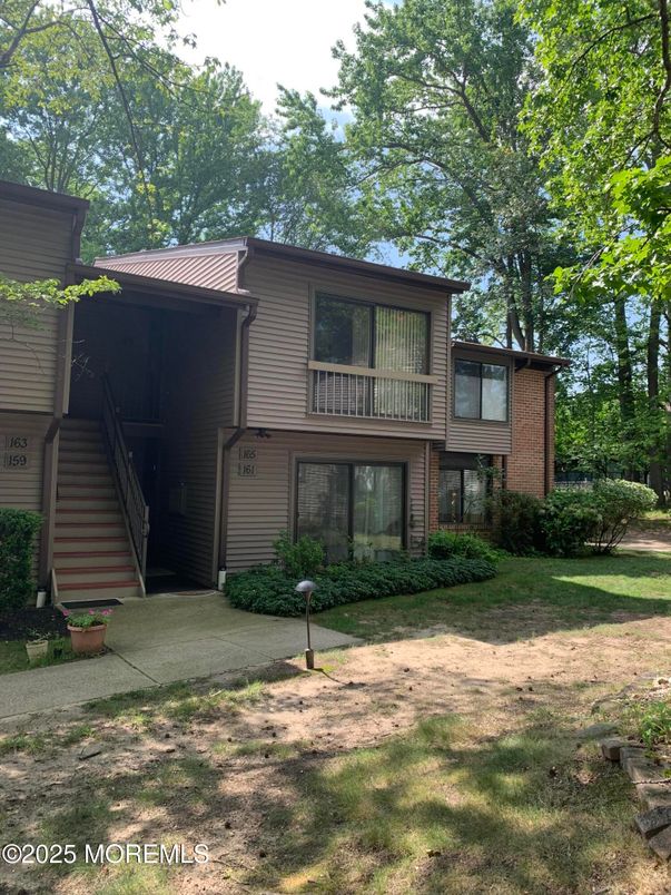 Backyard, Exterior, Facade, Raised Ranch