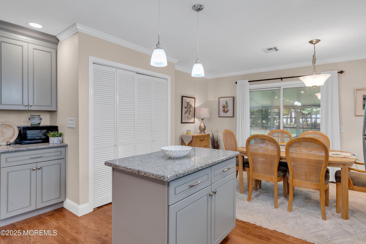 Dining room, Interior, Kitchen, Pendant Lights, Recessed Lighting, Wood Texture Flooring