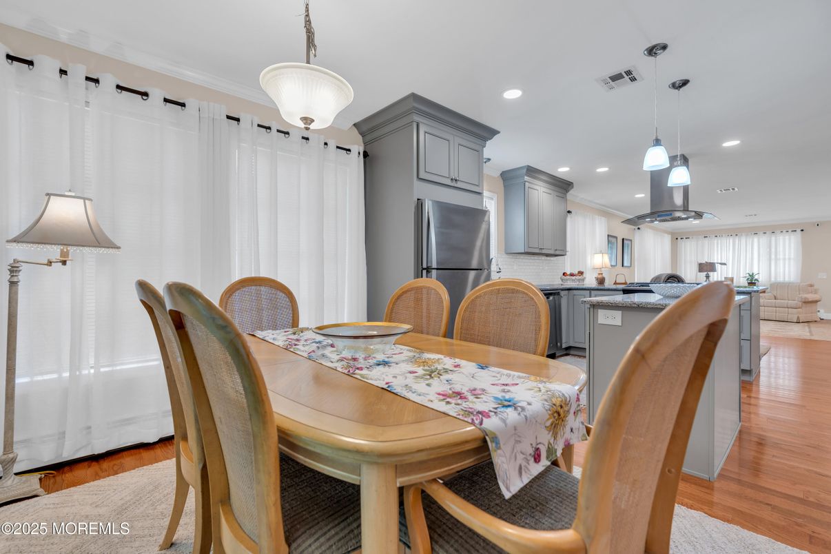 Dining room, Interior, Kitchen, Pendant Lights, Recessed Lighting, Wood Texture Flooring