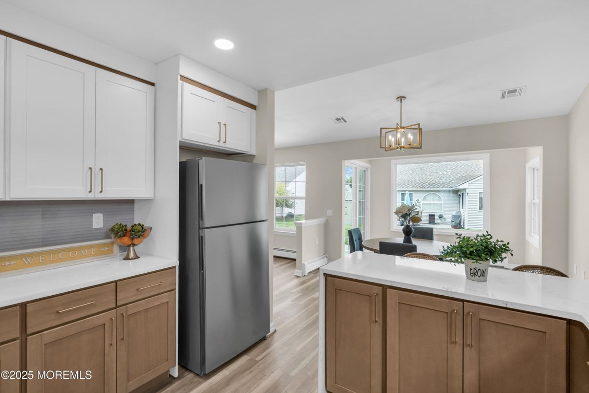 Dining room, Interior, Kitchen, Pendant Lights, Recessed Lighting, Wood Texture Flooring