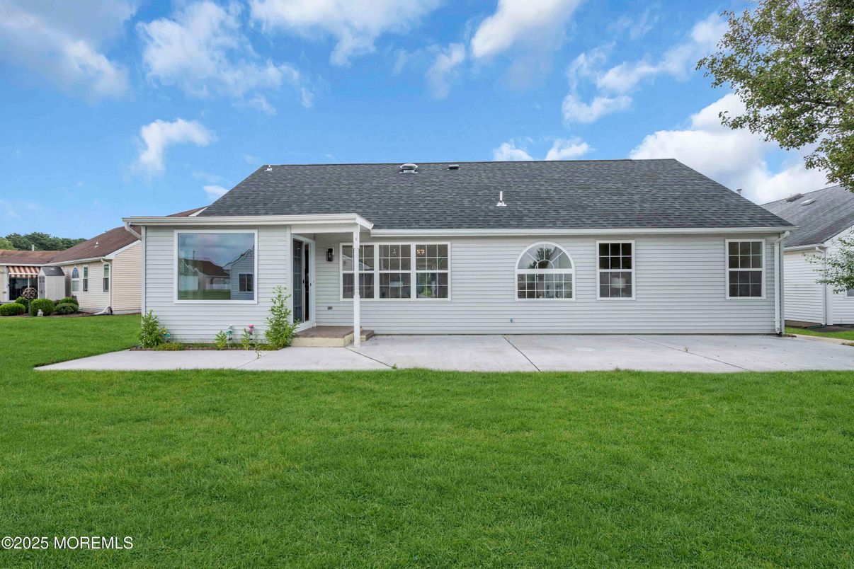 Backyard, Exterior, Facade, Cape Cod