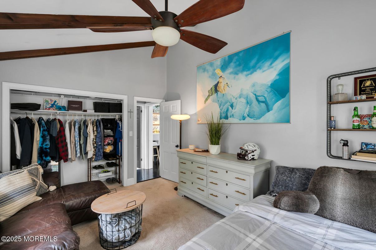 Interior, Walk-in Closets, Wooden Beams