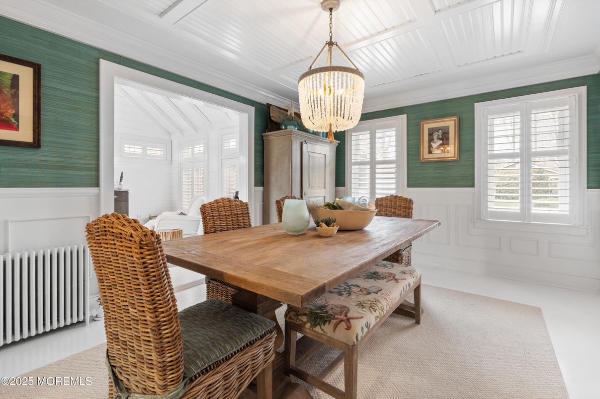 Chandelier, Dining room, Interior