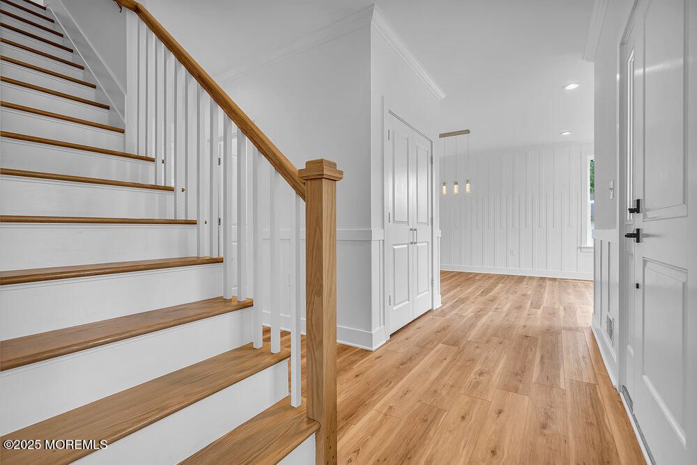 Interior, Pendant Lights, Recessed Lighting, Wood Texture Flooring