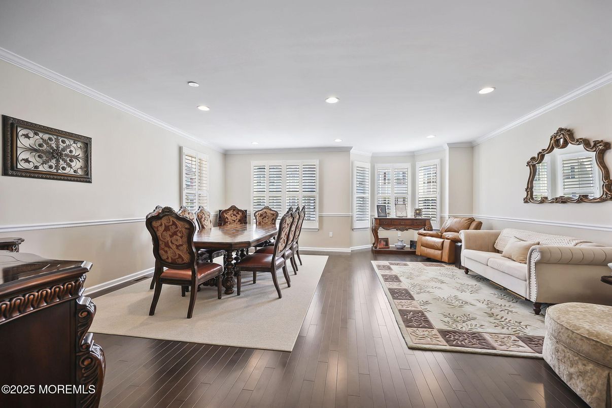 Dining room, Interior, Living room, Recessed Lighting, Wood Texture Flooring