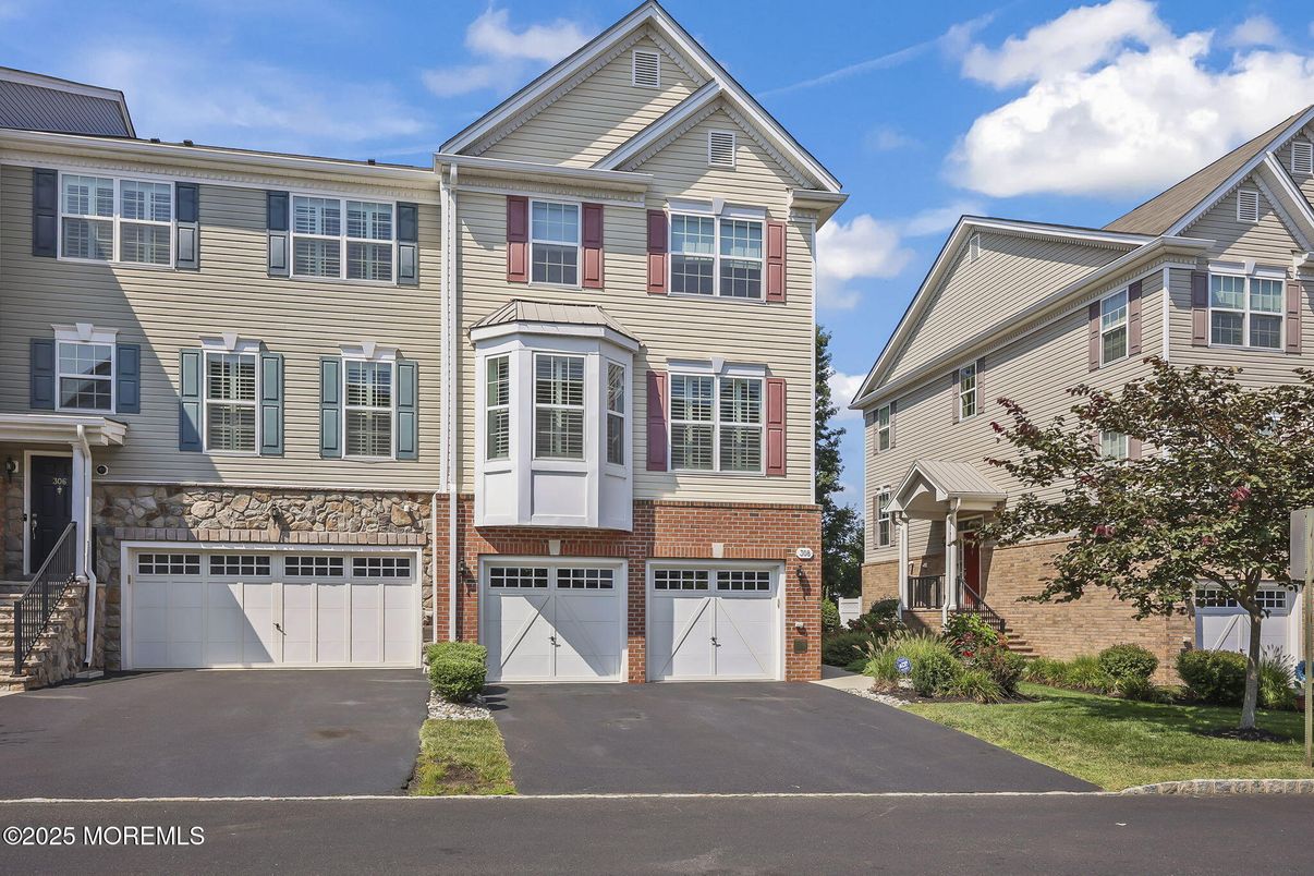 Attached, Exterior, Facade, Brick Facade, Rowhouse