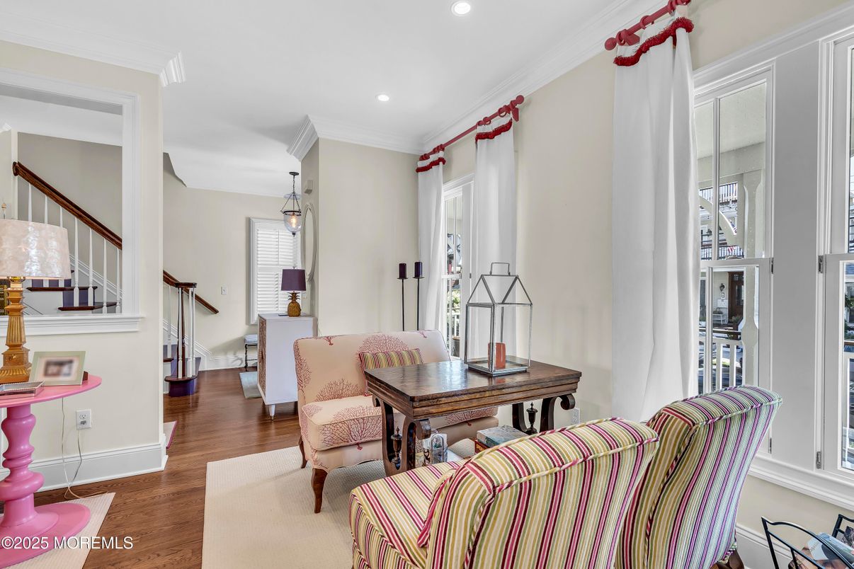 Interior, Pendant Lights, Recessed Lighting, Wood Texture Flooring