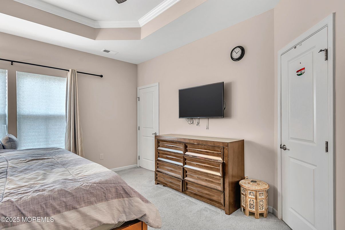 Bedroom, Interior, Water