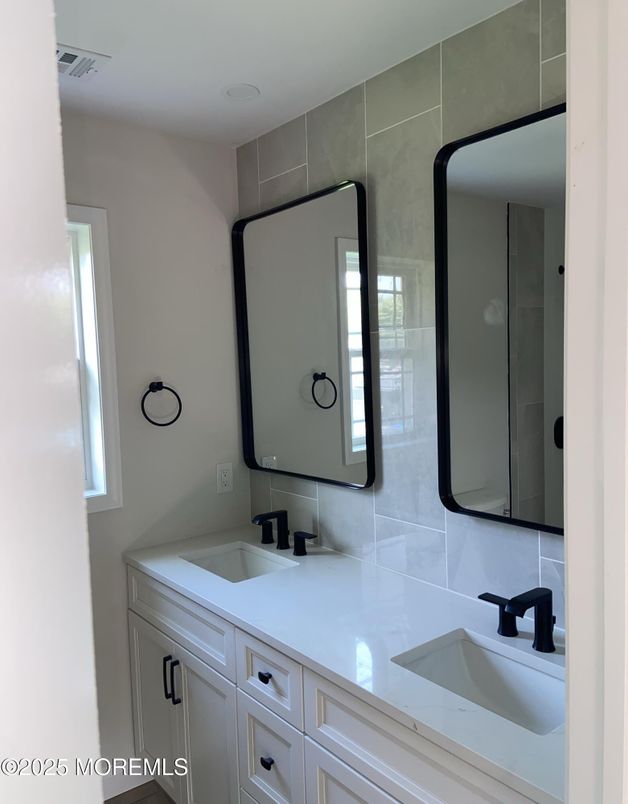 Bathroom, Dual Sink Vanities, Interior