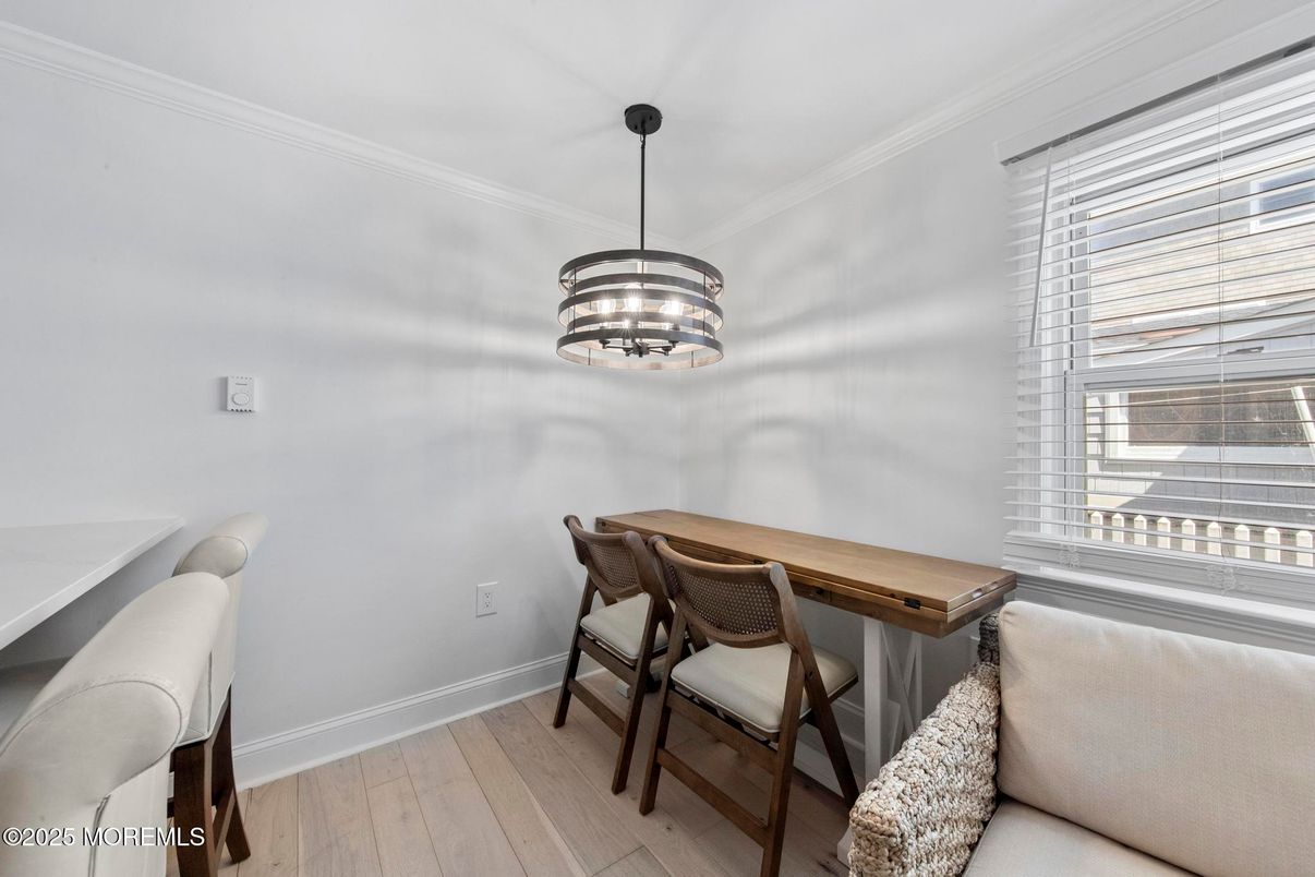 Interior, Pendant Lights, Wood Texture Flooring