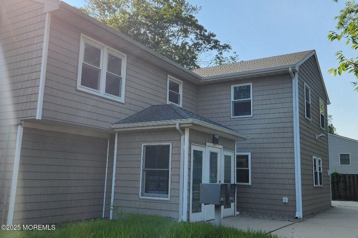 Exterior, Facade, None