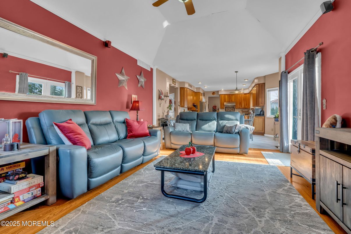Interior, Kitchen, Living room, Pendant Lights, Recessed Lighting, Wood Texture Flooring