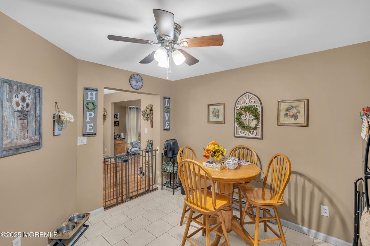 Dining room, Interior