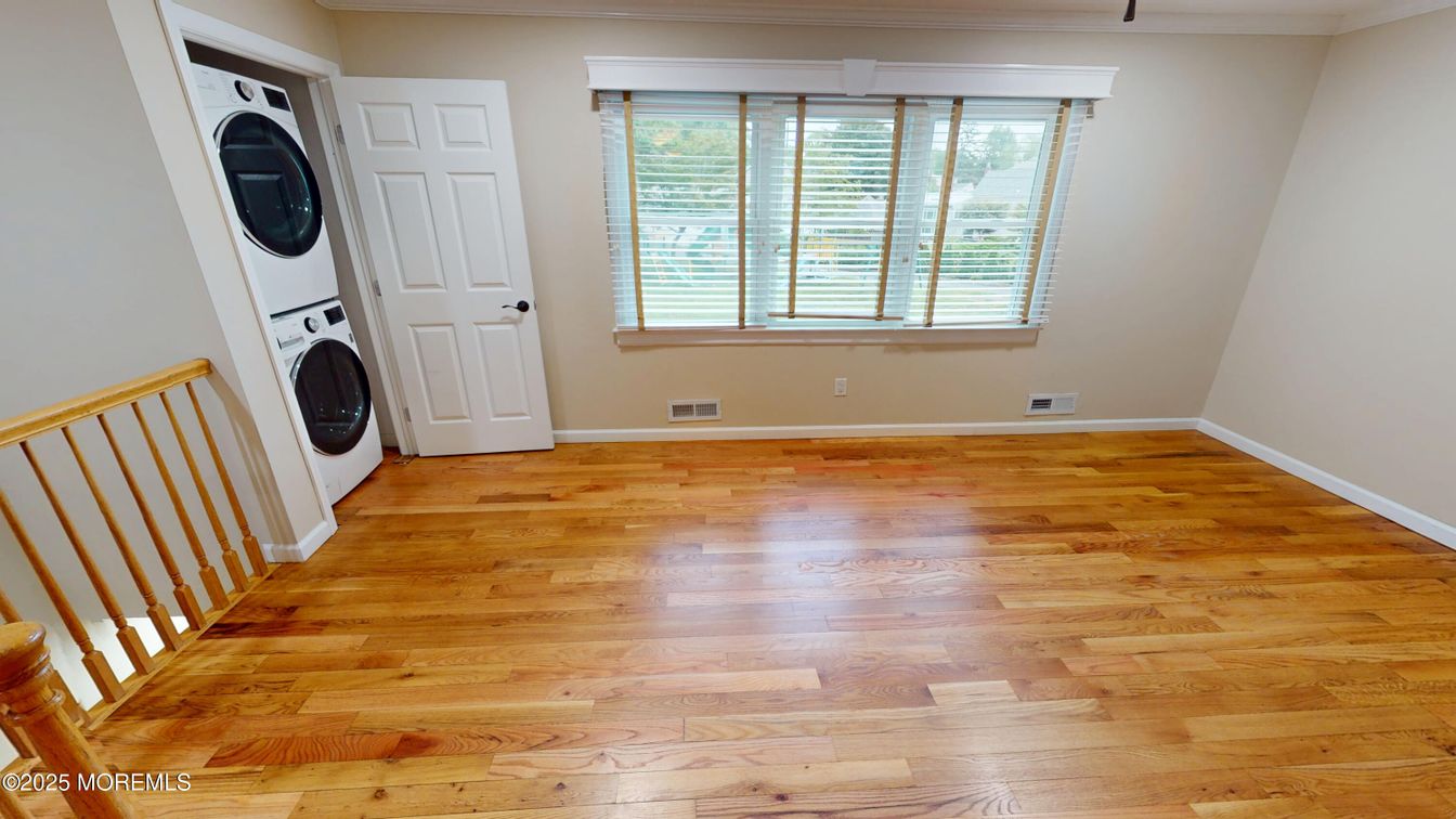Interior, Utility Closets, Washer, Wood Texture Flooring