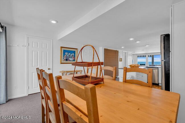 Dining room, Interior, Recessed Lighting, Water