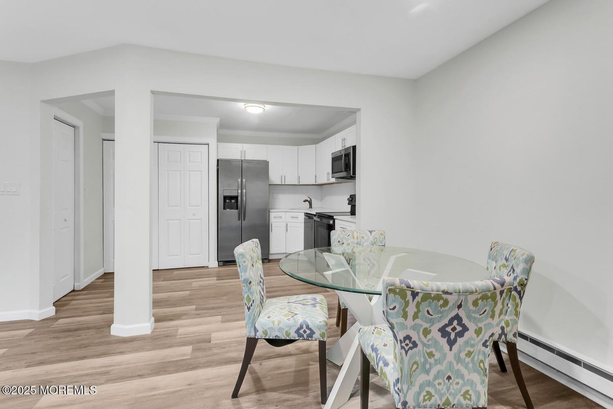 Dining room, Interior, Kitchen, Stainless Steel Appliances, Wood Texture Flooring