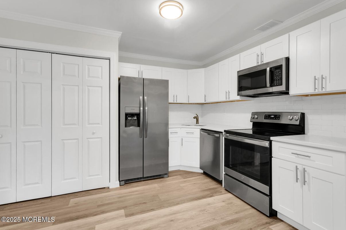 Interior, Kitchen, Stainless Steel Appliances, Wood Texture Flooring