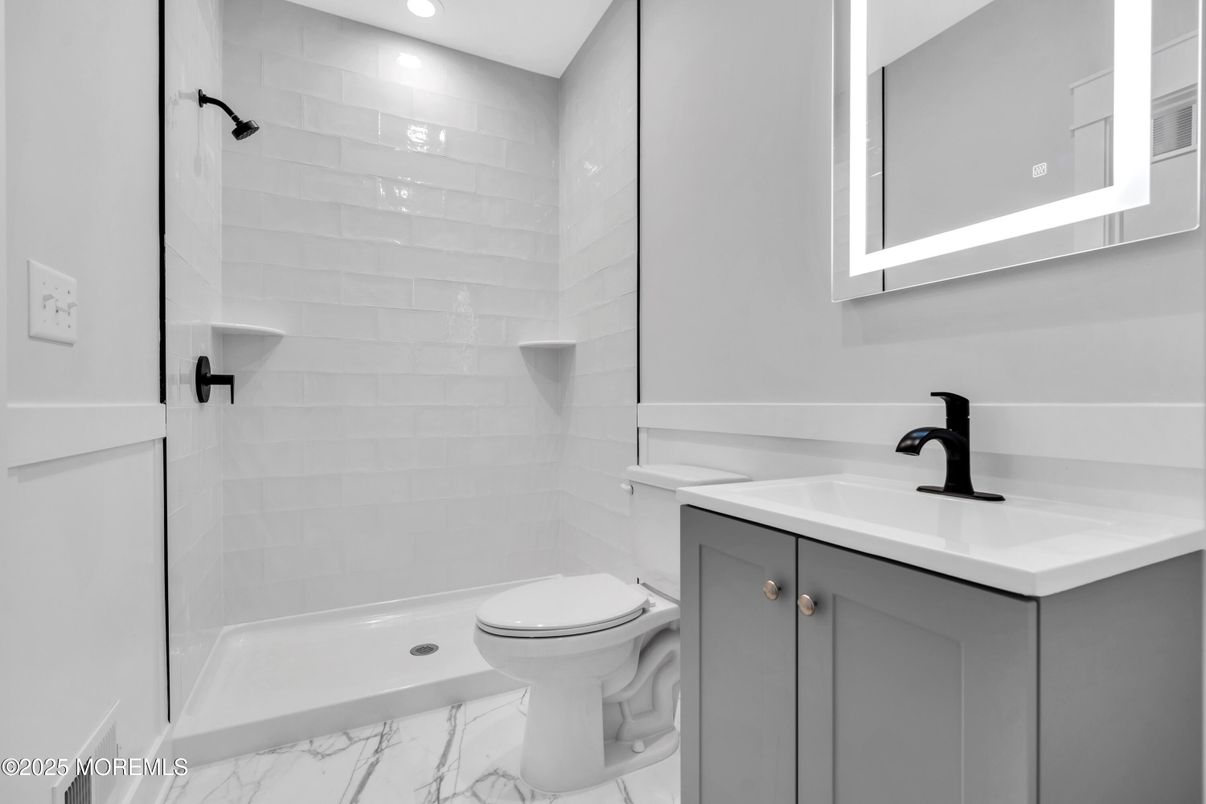 Bathroom, Interior, Marble, Recessed Lighting