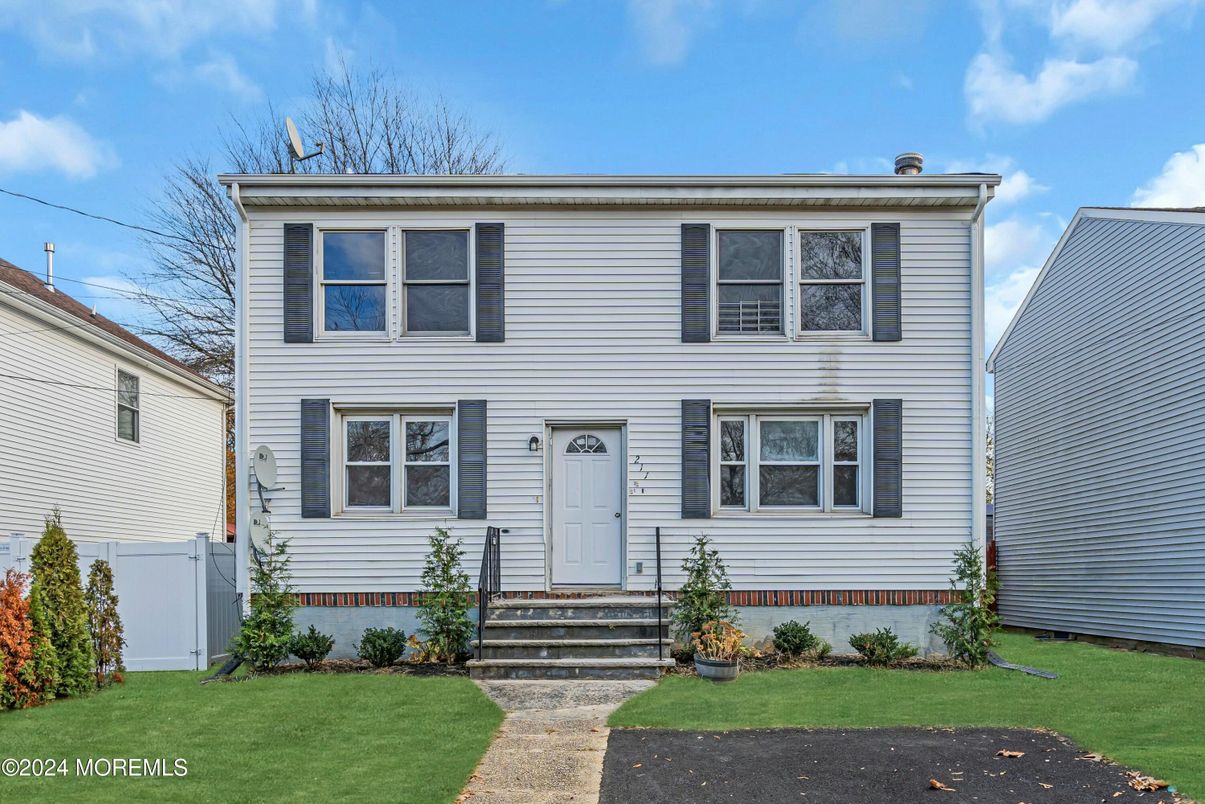 Exterior, Facade, Georgian