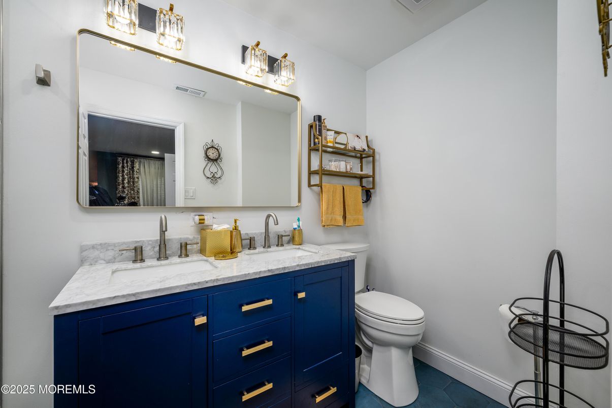 Bathroom, Dual Sink Vanities, Interior