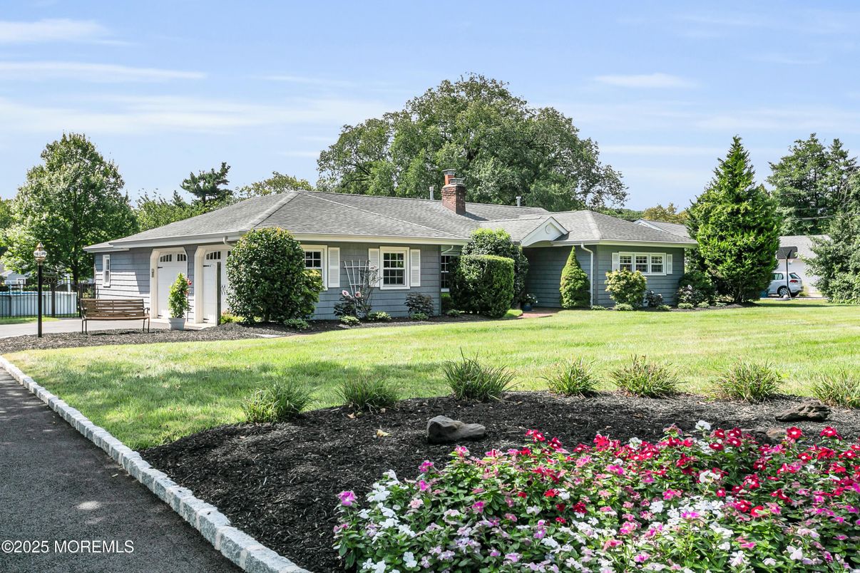 Backyard, Exterior, Facade, Ranch
