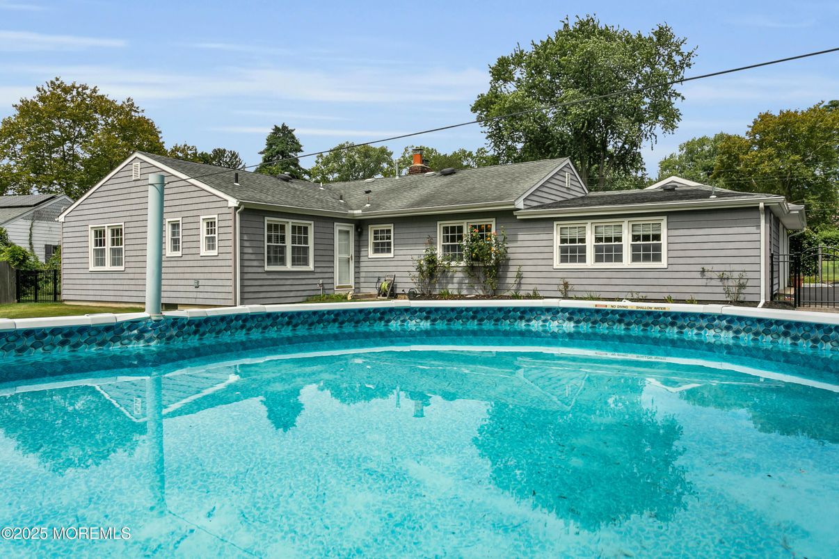 Exterior, Pool