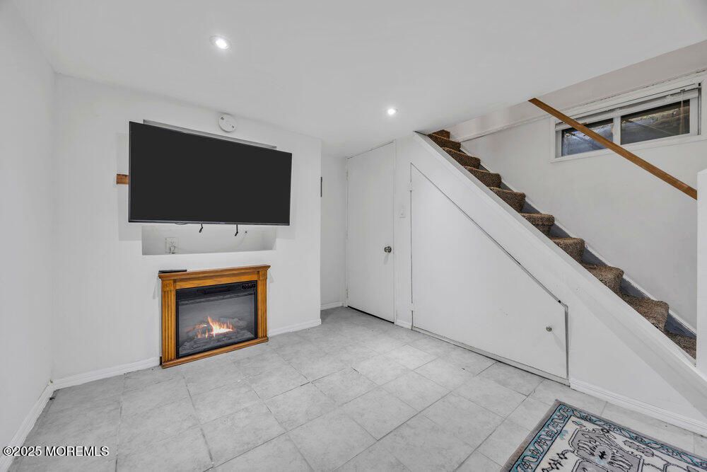 Fireplace, Interior, Recessed Lighting