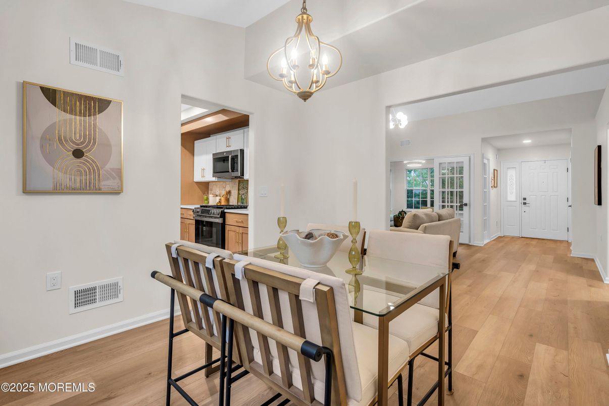 Dining room, Interior, Kitchen, Pendant Lights, Recessed Lighting, Wood Texture Flooring