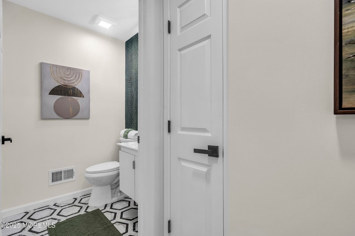 Bathroom, Interior, Recessed Lighting