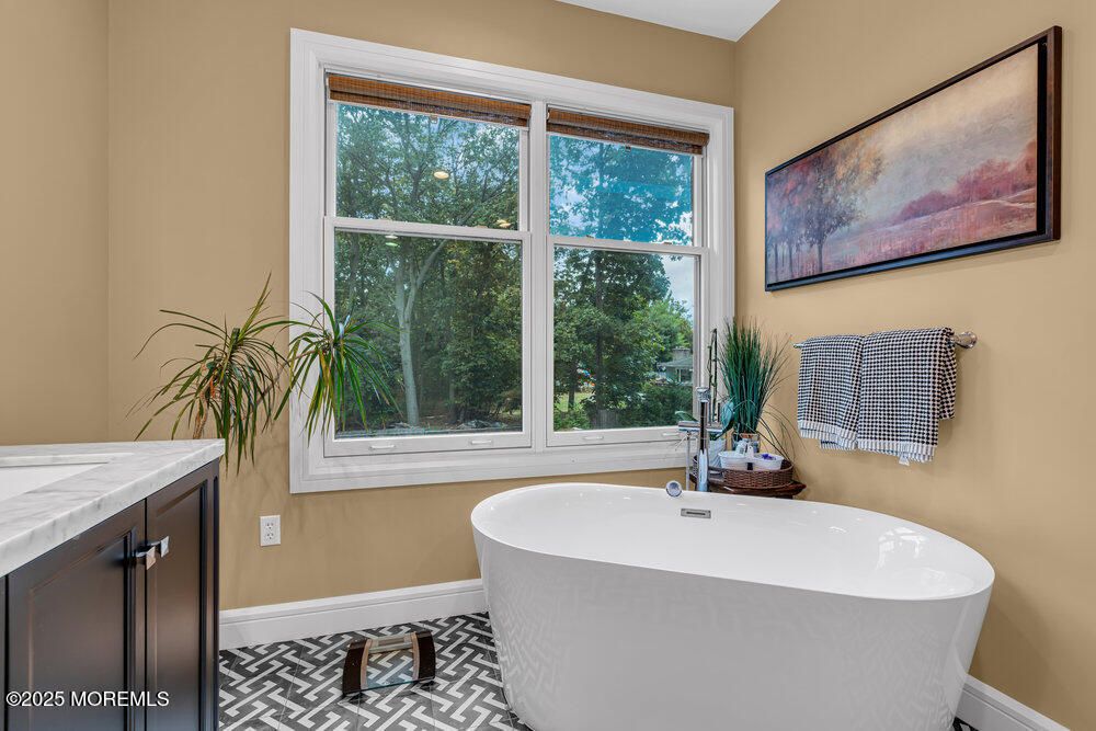 Bathroom, Free Standing Baths, Interior