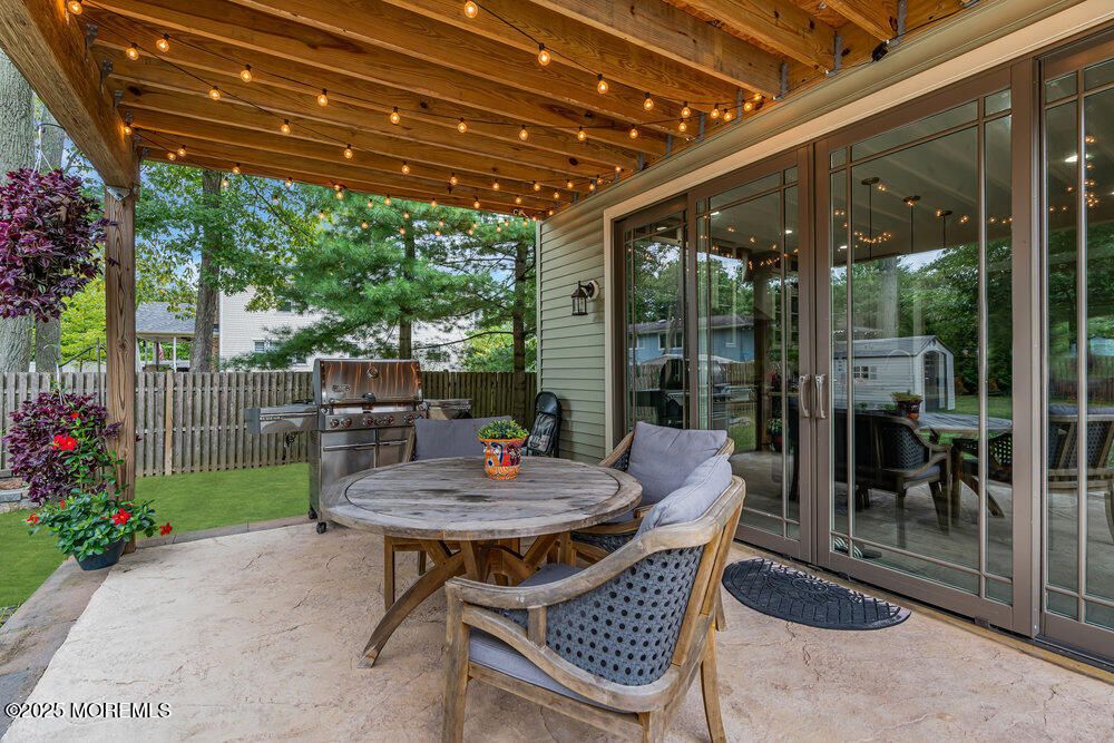 Exterior, Outdoor Kitchen