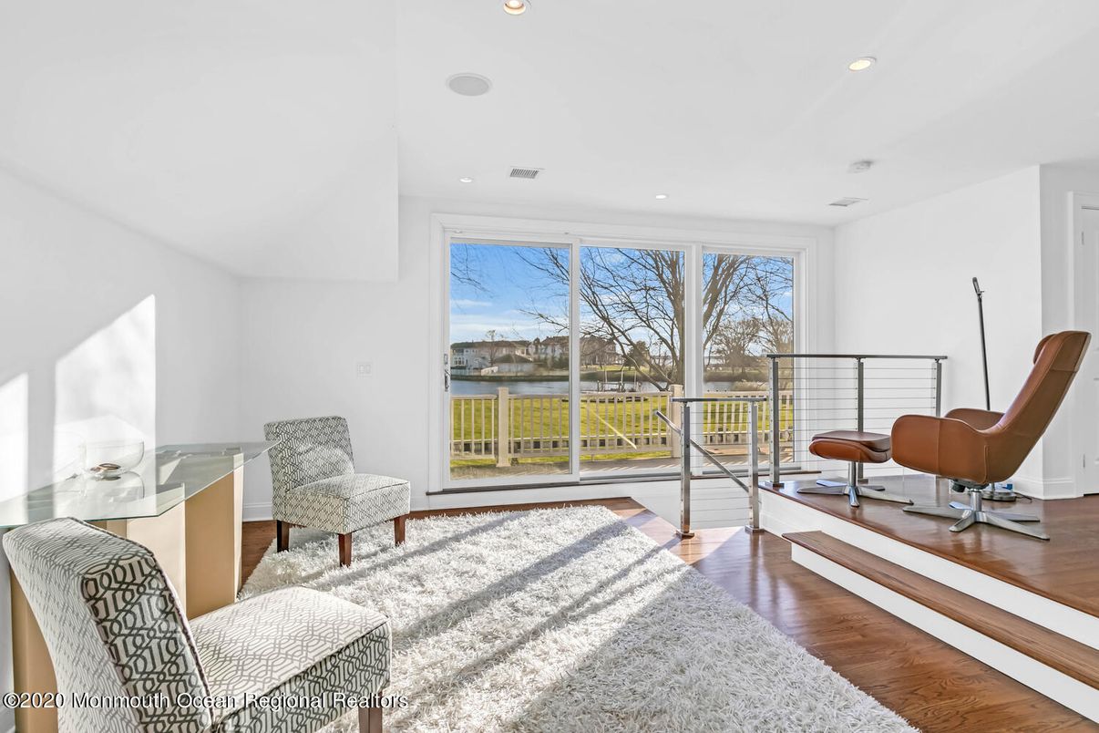 Home Office, Interior, Recessed Lighting, Water, Wood Texture Flooring