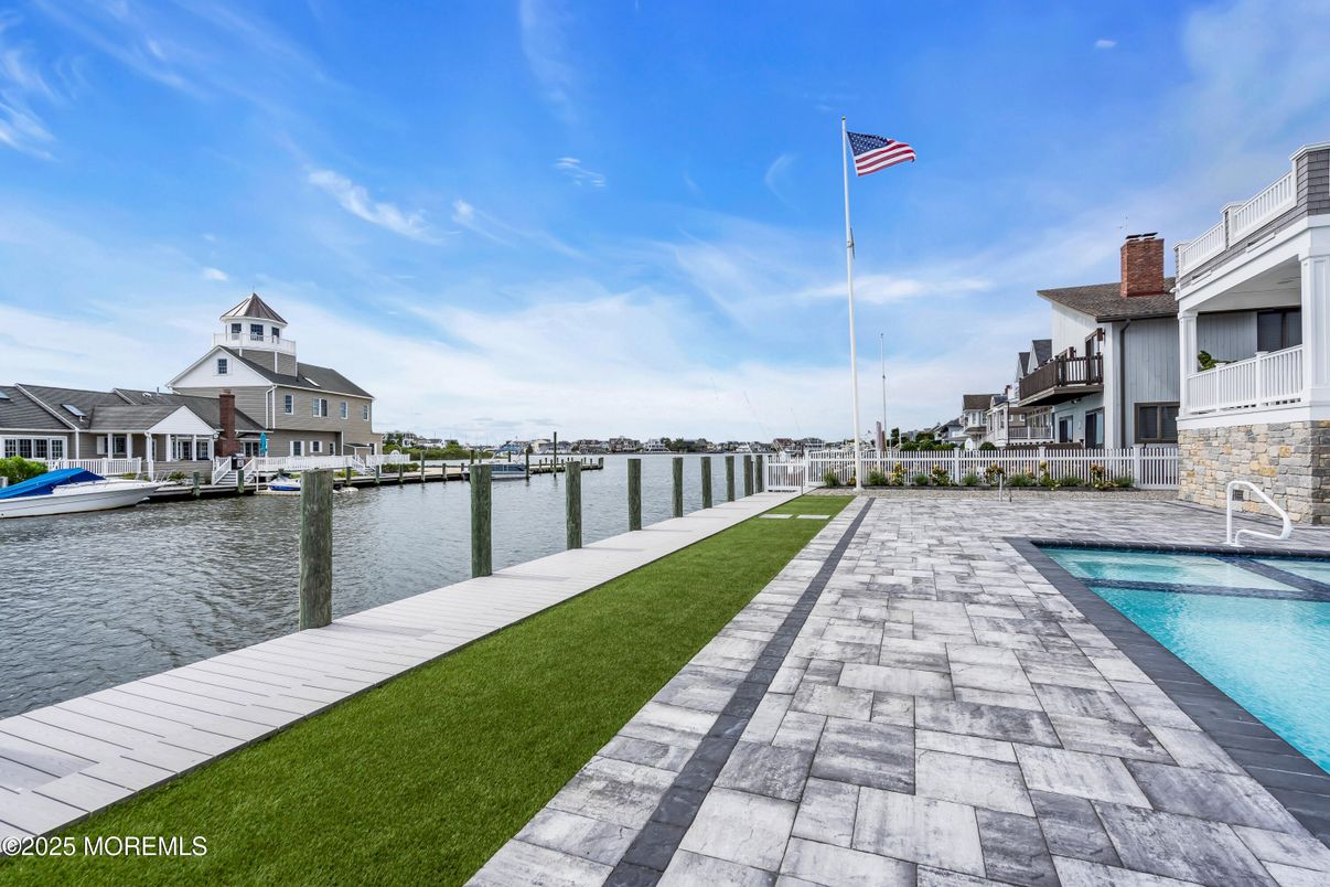 Exterior, Pool, Water