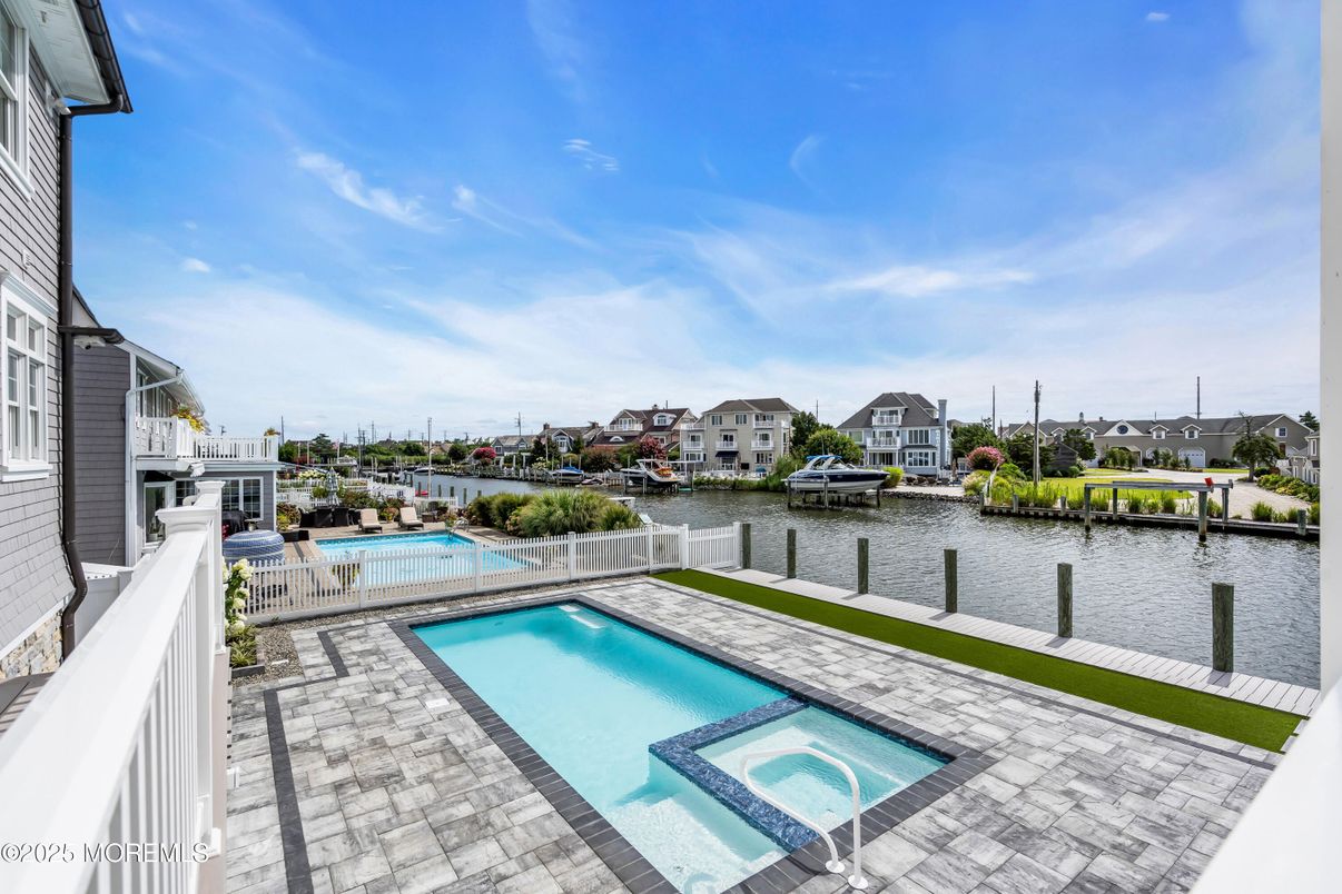 Exterior, Pool, Water