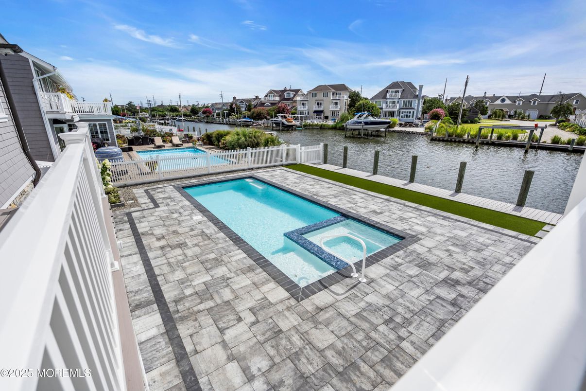Exterior, Pool, Water