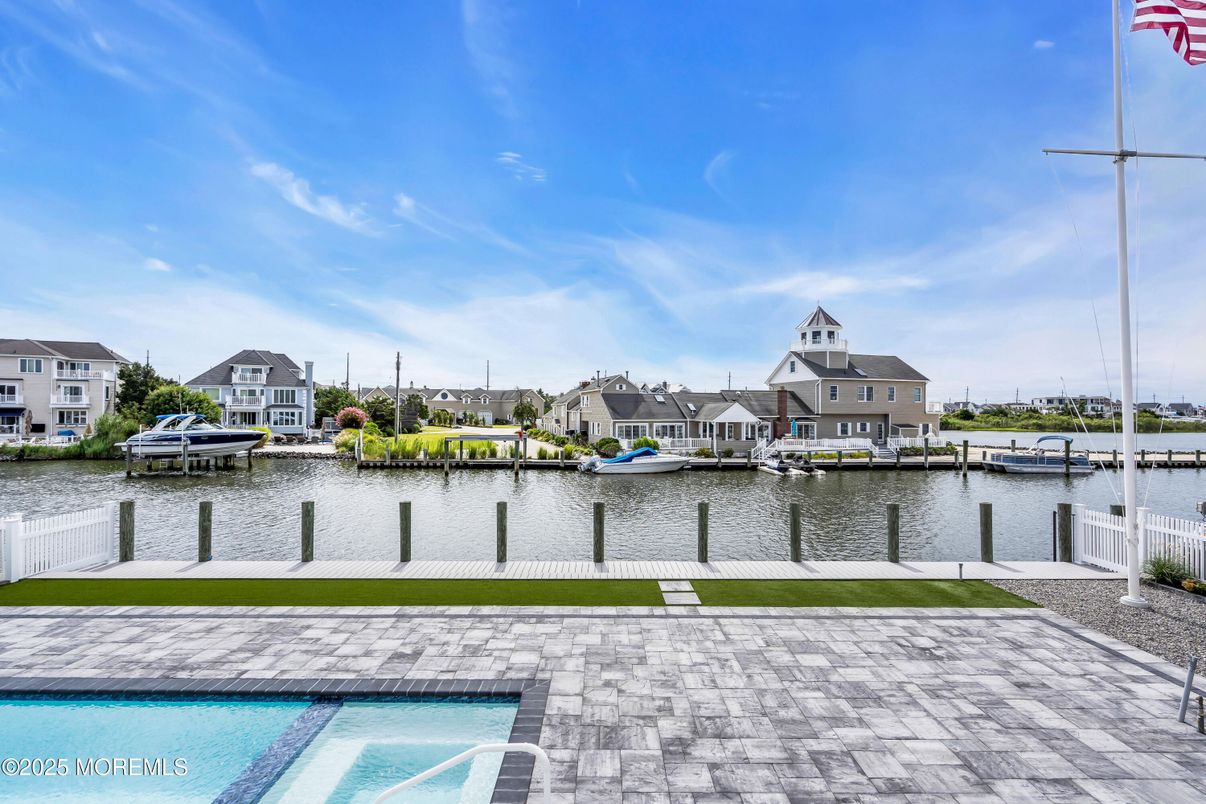 Exterior, Pool, Water