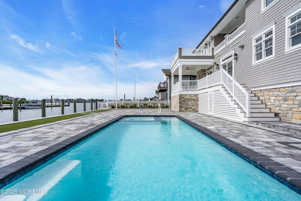 Exterior, Pool, Water