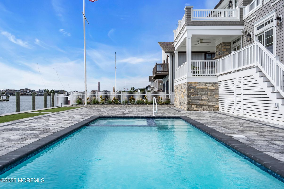 Exterior, Pool, Water