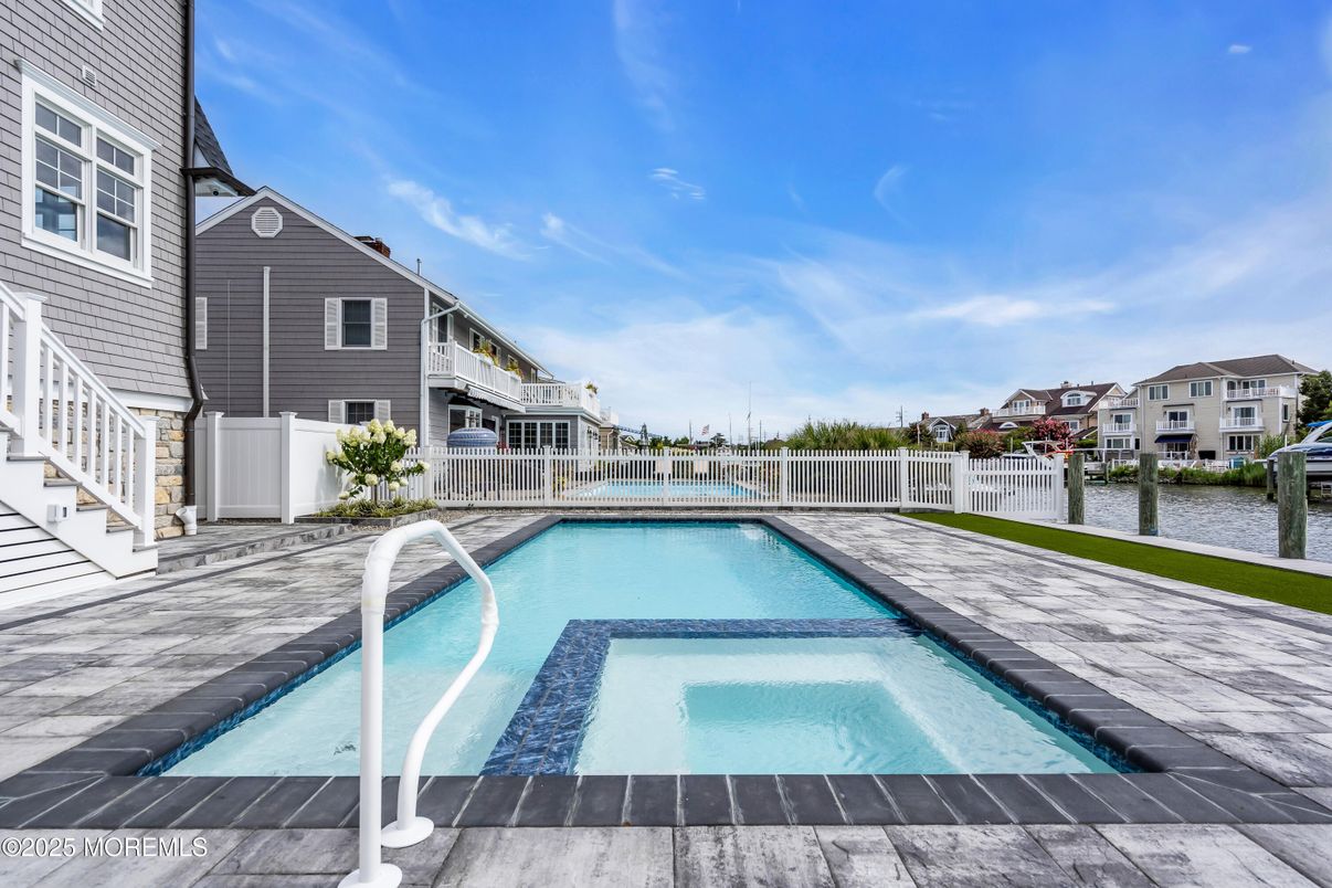 Exterior, Pool, Water