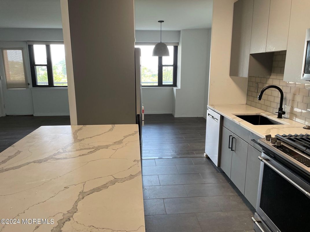 Interior, Kitchen, Pendant Lights, Wood Texture Flooring