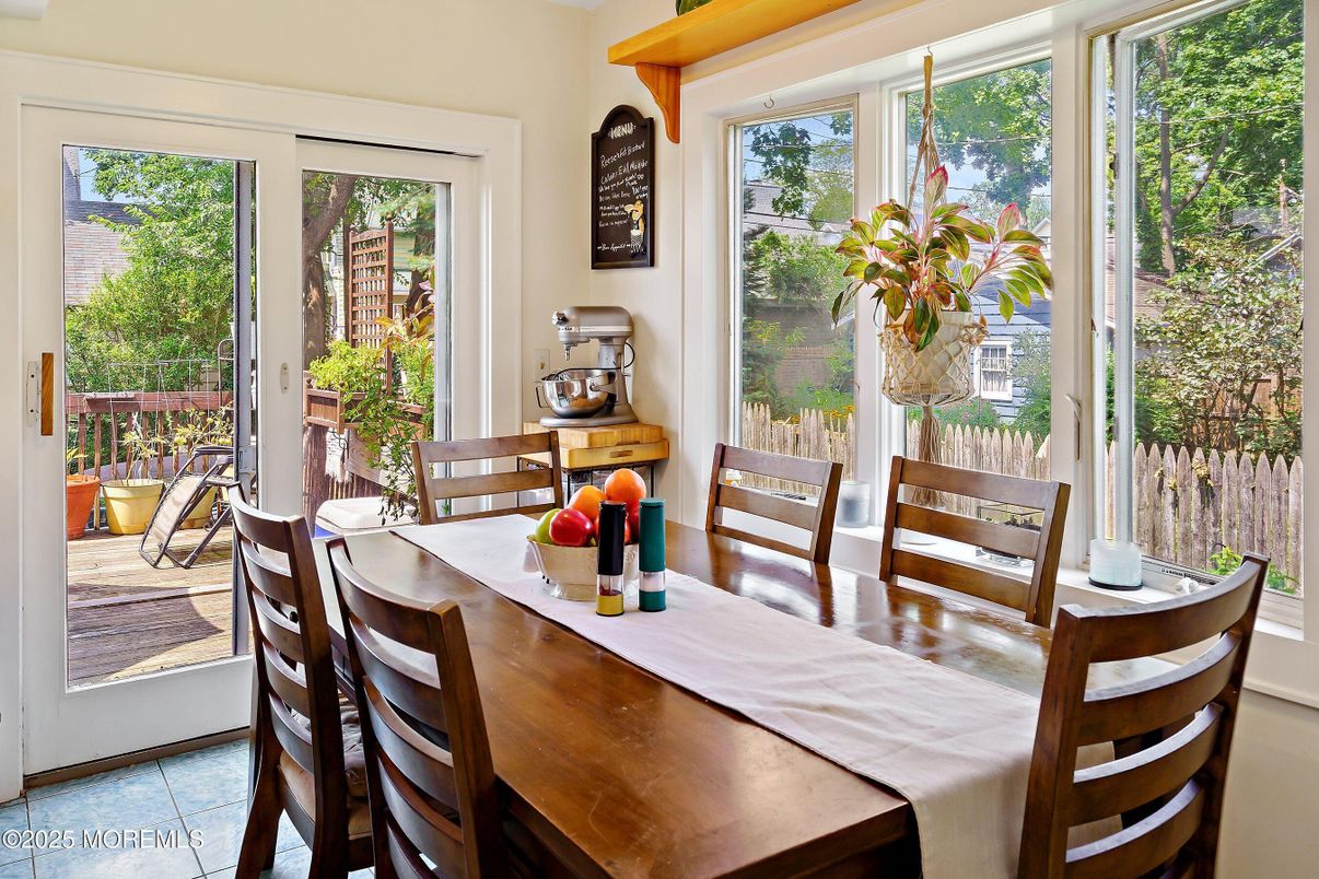 Dining room, Interior