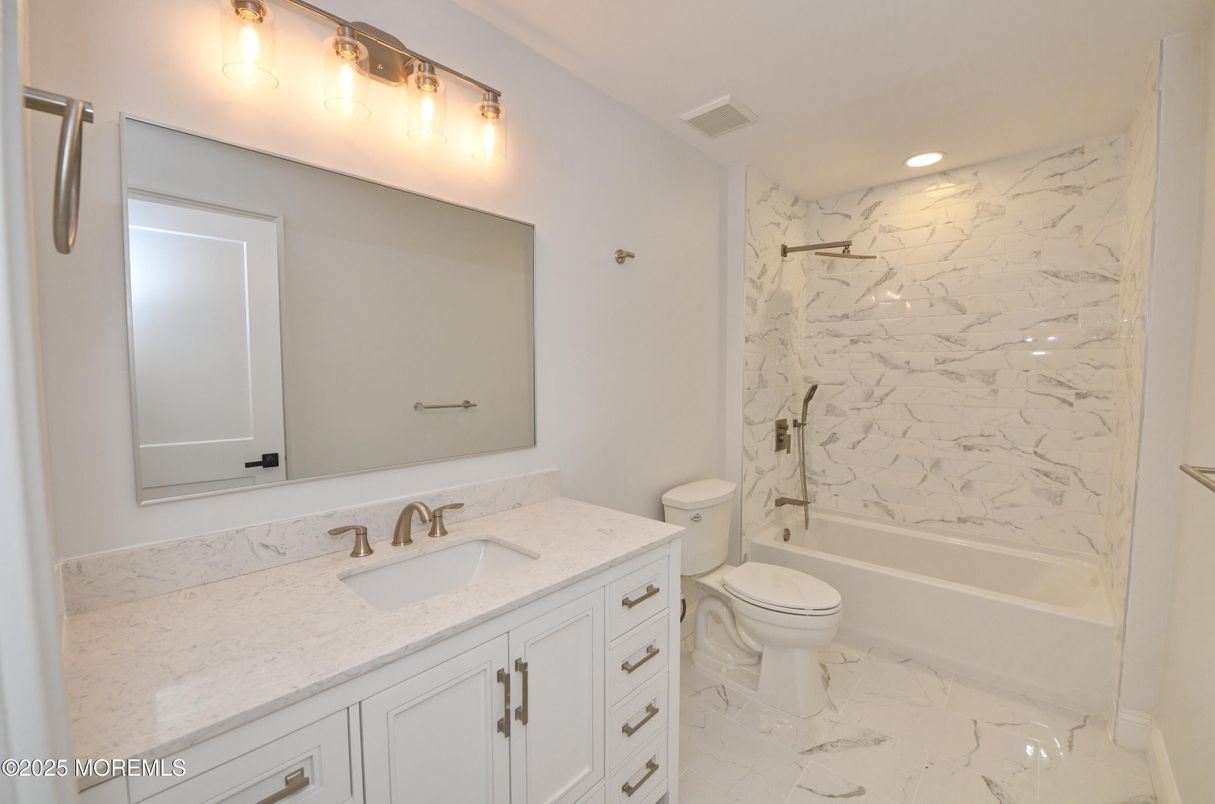 Bathroom, Interior, Marble, Marble Walls, Recessed Lighting