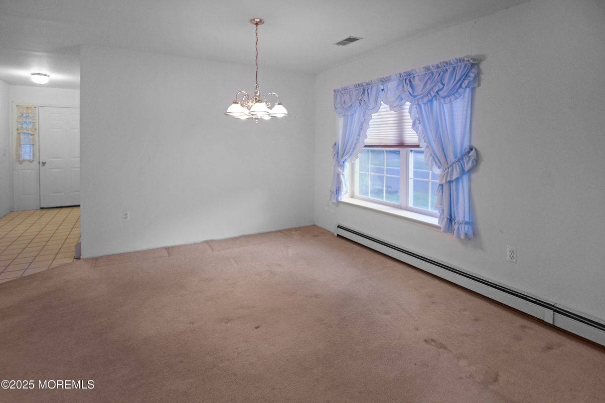 Empty room, Interior, Pendant Lights