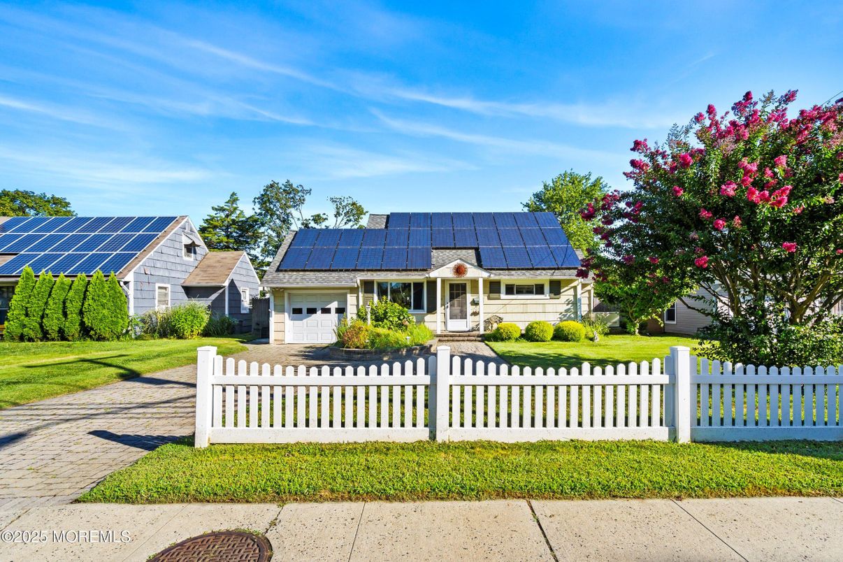 Attached, Exterior, Facade, Solar Panels, Cape Cod