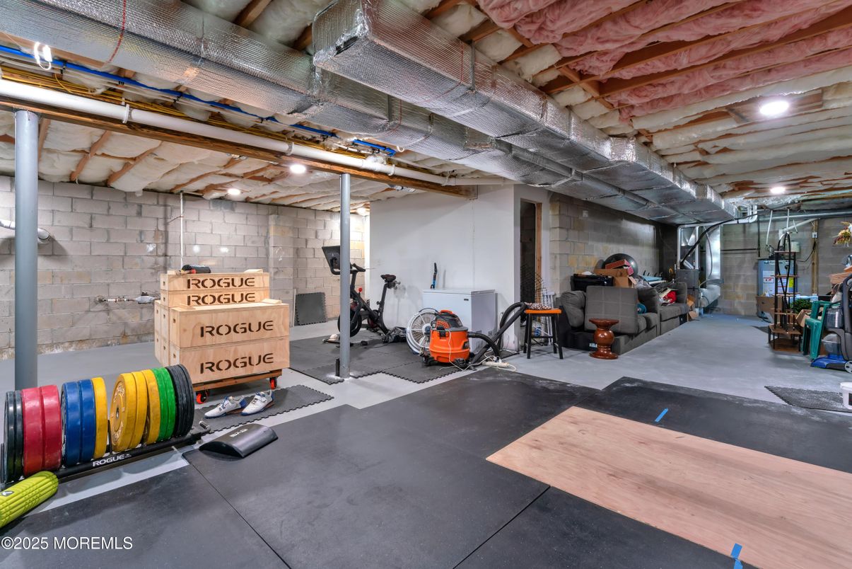 Fitness Equipment, Interior, Recessed Lighting, Stone Walls