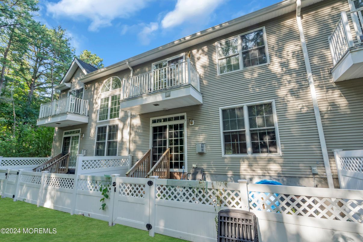 Exterior, Facade, Brick Facade, Georgian