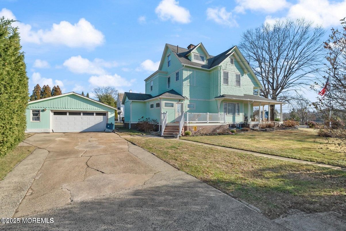 Attached, Backyard, Detached Garage, Exterior, Facade, Queen Anne Victorian