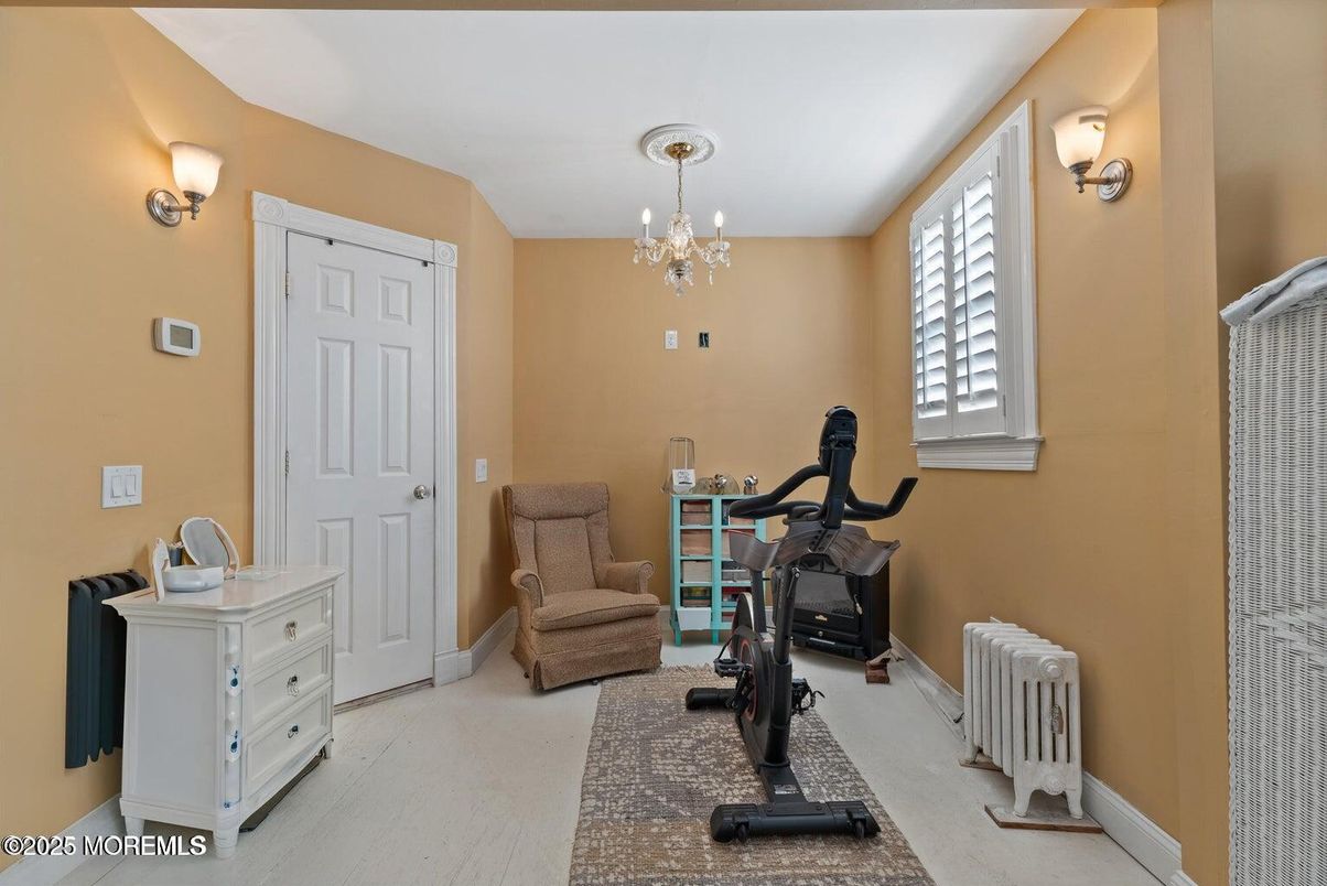 Chandelier, Fitness Equipment, Interior