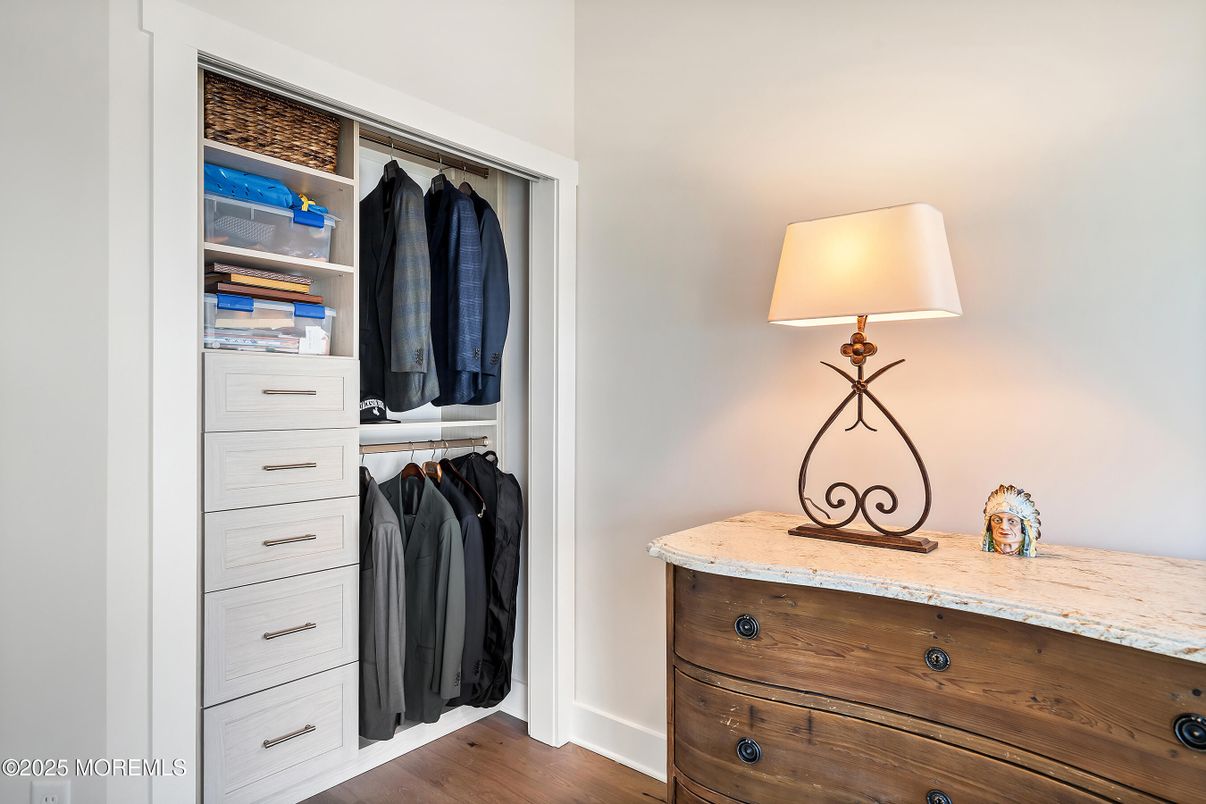 Interior, Walk-in Closets, Wood Texture Flooring