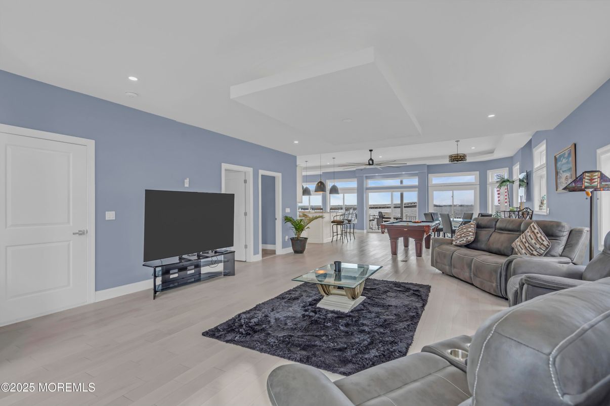 Billiard Table, Game Room, Interior, Living room, Recessed Lighting, Wood Texture Flooring